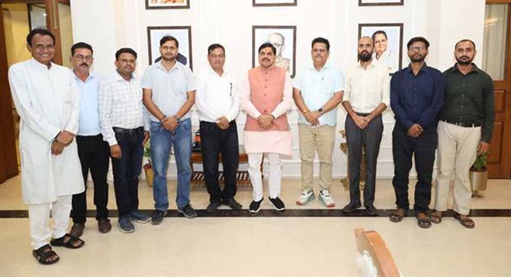 स्वामित्व योजना को सफल बनाने में पूरा सहयोग करेंगे पटवारी, CM डॉ. यादव से मिले संघ के पदाधिकारी