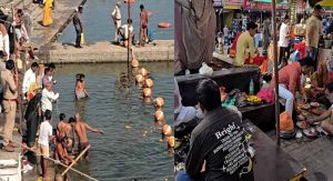 82 साल में 13वीं बार सर्वपितृ अमावस्या पर दुर्लभ संयोग, उज्जैन में जूते-चप्पलों का विसर्जन और तेल की नीलामी