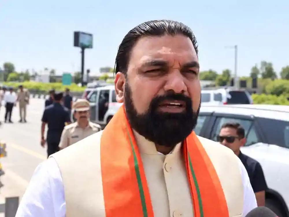 गंगा-कोसी के बाद गंडक ने बढ़ाई मुसीबत, बिहार के 6 जिलों में बाढ़ से हाहाकार; NDRF-SDRF की 41 टीमें उतरीं गंगा-कोसी के बाद गंडक ने बढ़ाई मुसीबत, बिहार के 6 जिलों में बाढ़ से हाहाकार; NDRF-SDRF की 41 टीमें उतरीं
