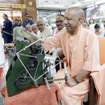 गांधी जयंती पर खादी को बढ़ावा, CM योगी ने किया 25% छूट का ऐलान; 30 जनवरी 2027 तक मिलेगा लाभ गांधी जयंती पर खादी को बढ़ावा, CM योगी ने किया 25% छूट का ऐलान; 30 जनवरी 2027 तक मिलेगा लाभ