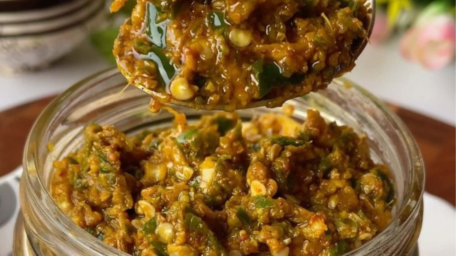 10 मिनट में बनाएं मूली-लहसुन का चटपटा अचार, न धूप की जरूरत न ज्यादा तेल की
