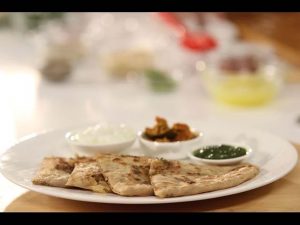 आलू पराठा बेलते ही फटता है? रणवीर बरार की सीक्रेट ट्रिक से बनेगा सॉफ्ट और फूला पराठा आलू पराठा बेलते ही फटता है? रणवीर बरार की सीक्रेट ट्रिक से बनेगा सॉफ्ट और फूला पराठा