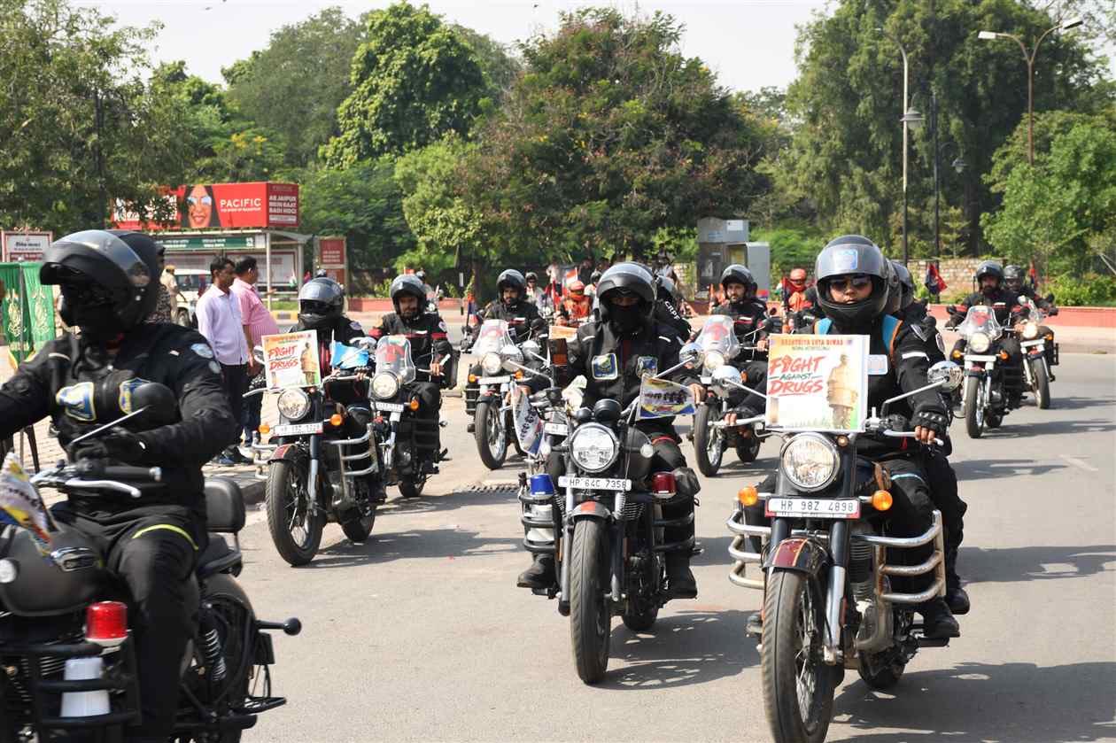 नशामुक्त भारत का संदेश लेकर निकले सुरक्षा बलों के राइडर्स, 31 अक्टूबर को एकता नगर में होंगे शामिल नशामुक्त भारत का संदेश लेकर निकले सुरक्षा बलों के राइडर्स, 31 अक्टूबर को एकता नगर में होंगे शामिल
