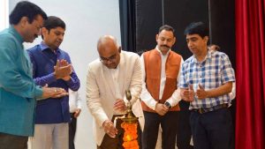 UP Mandi News: मंडियों के प्रबंधन में होगा बदलाव, आयकर, पंचायती राज और रक्षा सेवाओं के अनुभवी अधिकारियों की तैनाती