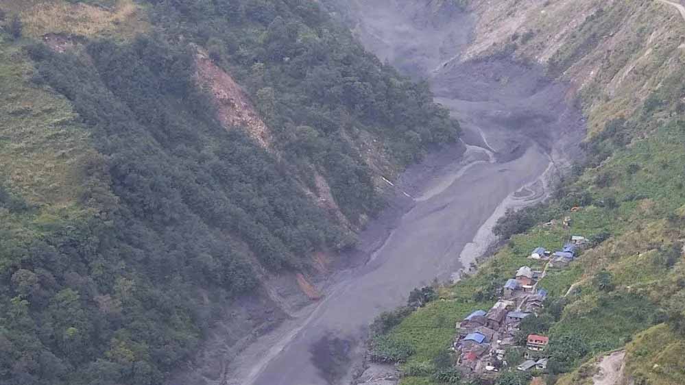 नेपाल के मनासलू ट्रेकिंग क्षेत्र में तबाही, बूढ़ी गंडकी नदी की बाढ़ में घर-पुल बहे, पर्यटकों की बढ़ी मुश्किलें नेपाल के मनासलू ट्रेकिंग क्षेत्र में तबाही, बूढ़ी गंडकी नदी की बाढ़ में घर-पुल बहे, पर्यटकों की बढ़ी मुश्किलें