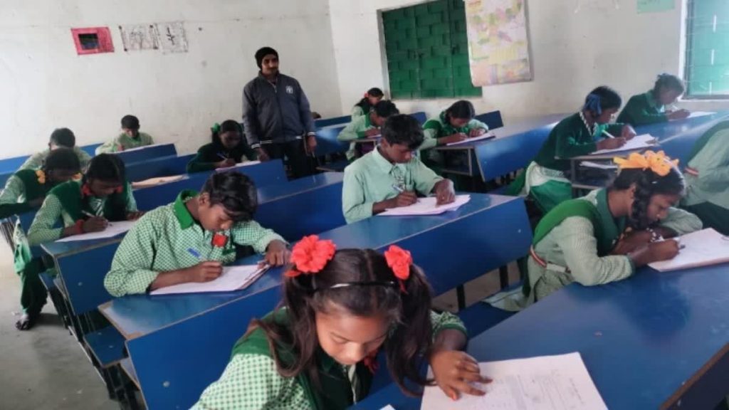 झारखंड में स्कूली शिक्षा में बड़ा बदलाव, तीसरी-चौथी और नौवीं की नई किताबें लागू; 5वीं से 8वीं तक करना होगा इंतजार