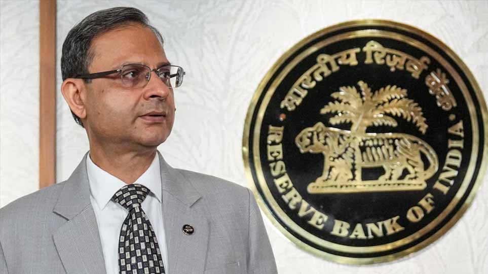 रुपये की गिरती चाल पर RBI सख्त, गवर्नर संजय मल्होत्रा ने बताया क्या है केंद्रीय बैंक की रणनीति रुपये की गिरती चाल पर RBI सख्त, गवर्नर संजय मल्होत्रा ने बताया क्या है केंद्रीय बैंक की रणनीति