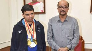 राज्यपाल डेका ने की विशेष ओलंपिक में स्वर्ण पदक विजेता इभानन साहू की सराहना