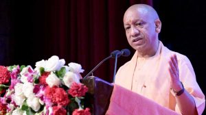 अभावों को ढाल नहीं, संघर्ष का आधार बनाएं युवा : मुख्यमंत्री योगी आदित्यनाथ