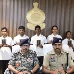छत्तीसगढ़ के बस्तर में बड़ी कामयाबी, 35 लाख के इनामी 6 नक्सलियों ने डाले हथियार
