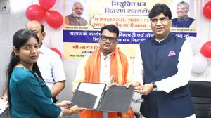 अनुसूचित जाति वर्ग के विकास पर मंत्री चौहान का जोर, अधिकारियों को संवेदनशीलता से काम करने के निर्देश