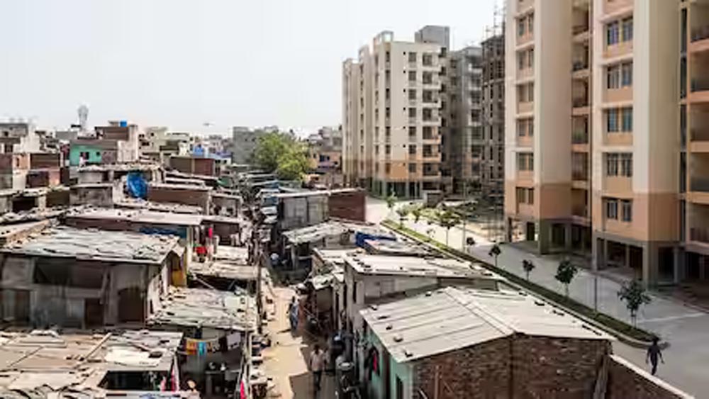 दिल्ली की झुग्गियों में रहने वालों के लिए बड़ी खबर, 2 हफ्ते में शुरू होगा सर्वे; पुनर्वास के लिए बदले नियम