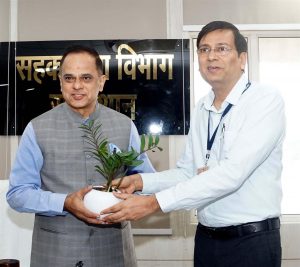 जयपुर में भारत टैक्सी की मार्केटिंग तेज होगी, 53,766 ड्राइवर पंजीकृत; मुख्य सचिव ने दिए निर्देश