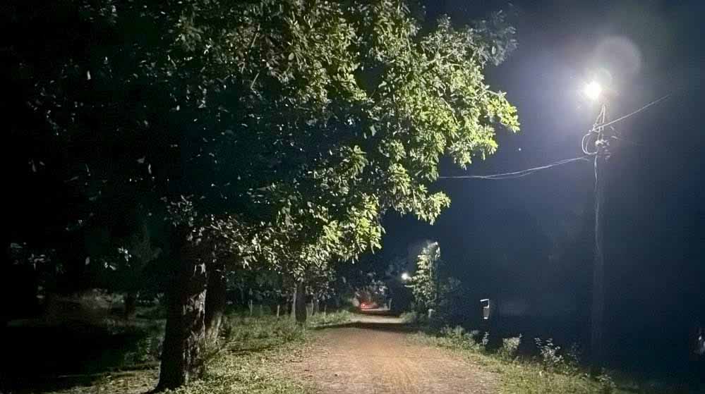 मुख्यमंत्री हेल्पलाइन पर एक कॉल से दूर हुआ गांव का अंधेरा मुख्यमंत्री हेल्पलाइन पर एक कॉल से दूर हुआ गांव का अंधेरा