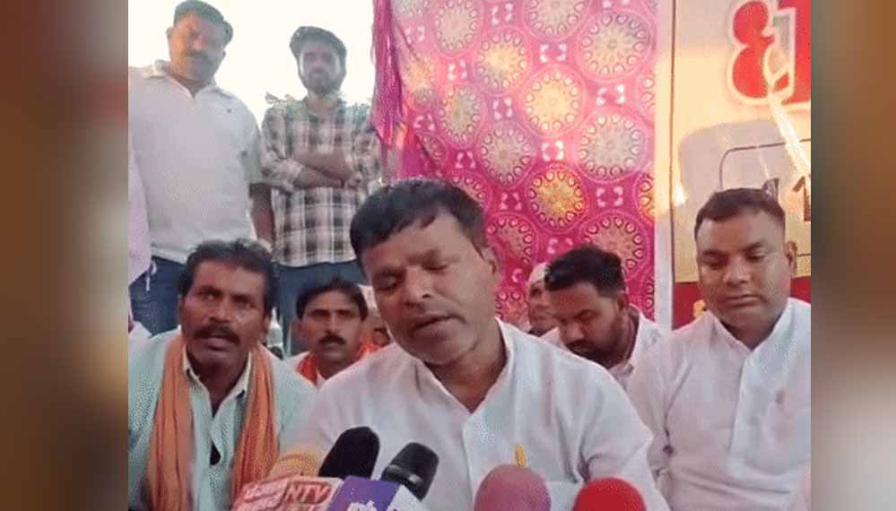 वन विभाग की कार्रवाई के खिलाफ एकजुट हुए 35 गांवों के आदिवासी, जमीन के दस्तावेज लेकर भोपाल आएंगे वन विभाग की कार्रवाई के खिलाफ एकजुट हुए 35 गांवों के आदिवासी, जमीन के दस्तावेज लेकर भोपाल आएंगे