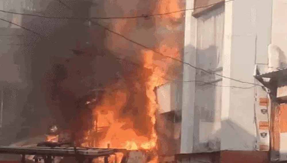 मध्य प्रदेश में बेसमेंट के व्यावसायिक इस्तेमाल पर रोक, रेस्टोरेंट से हॉस्टल तक नहीं बना सकेंगे मध्य प्रदेश में बेसमेंट के व्यावसायिक इस्तेमाल पर रोक, रेस्टोरेंट से हॉस्टल तक नहीं बना सकेंगे