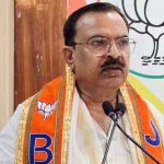 नवरात्र में देवी दर्शन को लेकर सियासी बयानबाजी, भाजपा सांसद प्रकाश पाल ने अखिलेश पर साधा निशाना