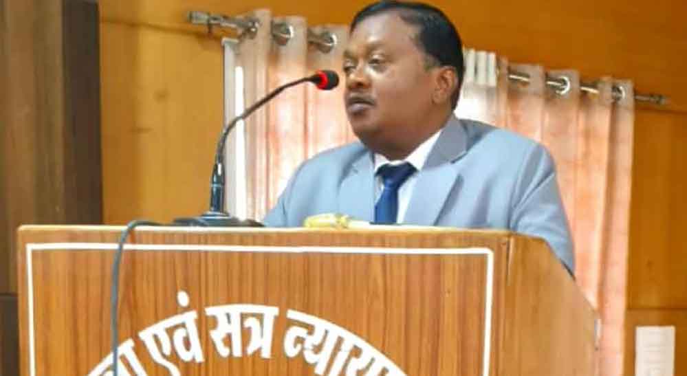 तकनीक से सुगम होगा न्याय, विधि से सुनिश्चित होगी निष्पक्षता; दुर्ग कोर्ट में विधिक संगोष्ठी आयोजित