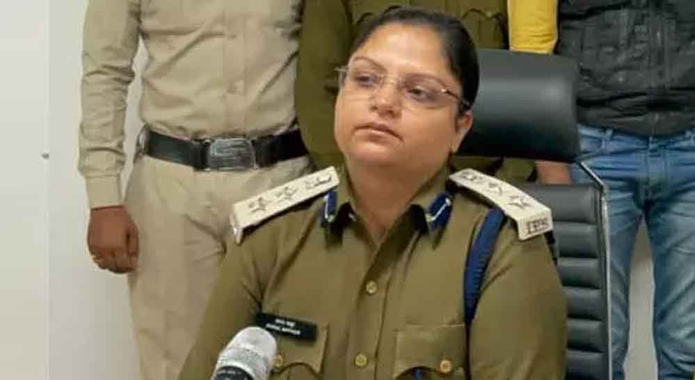 पिता IPS और मां शिक्षिका, बेटी ने दूसरे प्रयास में पास की UPSC; जानें IPS पारुल माथुर की कहानी