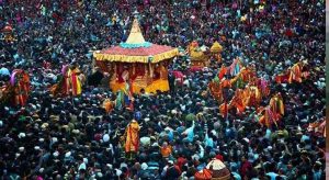 कुल्लू दशहरा की तैयारियां तेज, 347 देवी-देवताओं का होगा आगमन; आयोजन से पहले विवाद भी