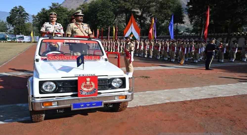 SSB शमशी में 472 पुलिस जवानों की पासिंग आउट परेड, प्रशिक्षण पूरा कर संभालेंगे जिम्मेदारी SSB शमशी में 472 पुलिस जवानों की पासिंग आउट परेड, प्रशिक्षण पूरा कर संभालेंगे जिम्मेदारी