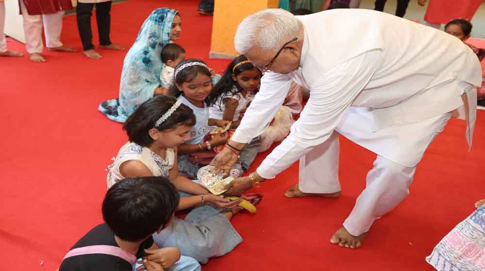 राज्यपाल पटेल ने महानवमी पर की पूजा-अर्चना, देश और प्रदेश की खुशहाली के लिए मांगा आशीर्वाद