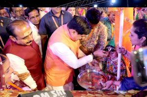 CM डॉ. यादव ने उज्जैन में गरबा उत्सव में लिया हिस्सा, प्रदेशवासियों को दी दशहरे की बधाई