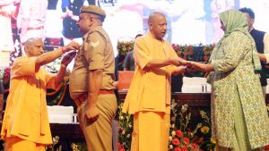 लोकभवन में अत्याधुनिक 87 इंटरसेप्टर वाहनों को फ्लैग ऑफ किया मुख्यमंत्री योगी आदित्यनाथ ने