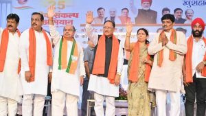 मुख्यमंत्री विष्णुदेव साय देवेंद्र नगर चौक से लाल चौक तक नशामुक्ति पदयात्रा में हुए शामिल