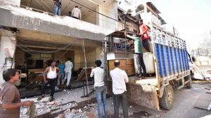 महाकाल मंदिर मार्ग होगा चौड़ा, 39 परिवारों के मकान-दुकानों पर लगाए लाल निशान महाकाल मंदिर मार्ग होगा चौड़ा, 39 परिवारों के मकान-दुकानों पर लगाए लाल निशान
