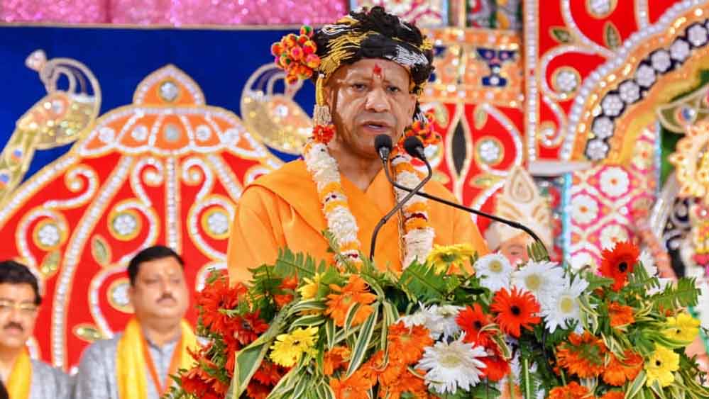 जाति के नाम पर समाज को बांटने वालों में रावण की आत्मा: मुख्यमंत्री योगी आदित्यनाथ जाति के नाम पर समाज को बांटने वालों में रावण की आत्मा: मुख्यमंत्री योगी आदित्यनाथ