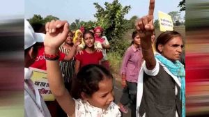 बच्चों से नारे लगवाने के आरोप पर घिरे दिग्विजय सिंह, राष्ट्रीय मानवाधिकार आयोग ने लिया संज्ञान