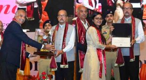 युवाओं को डेका की सलाह, शिक्षा से लक्ष्य प्राप्त करें और नए विचारों को स्टार्टअप का रूप दें