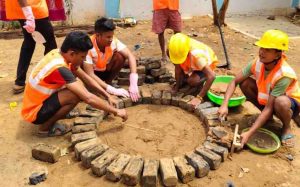 नक्सल प्रभावित बस्तर में युवाओं को नई दिशा, 2,323 पुनर्वासितों को प्रशिक्षण देकर रोजगार से जोड़ने की पहल नक्सल प्रभावित बस्तर में युवाओं को नई दिशा, 2,323 पुनर्वासितों को प्रशिक्षण देकर रोजगार से जोड़ने की पहल