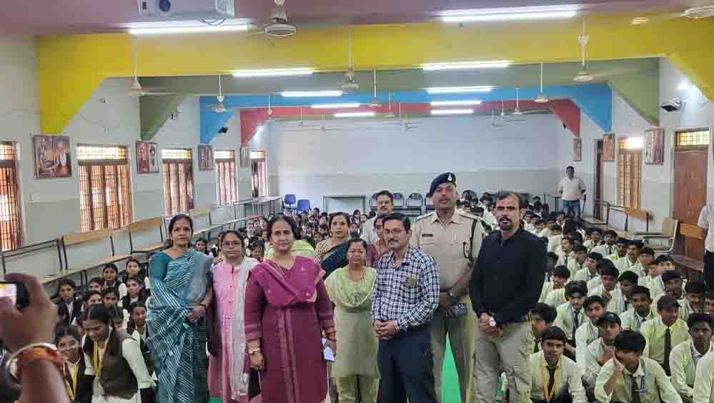 बचत एवं वित्तीय प्रबंधन पर ध्यान दें, लेकिन रातों रात दुगुने के लालच में न फंसे- असिस्टेंट कमिश्नर रंजना सिंह बचत एवं वित्तीय प्रबंधन पर ध्यान दें, लेकिन रातों रात दुगुने के लालच में न फंसे- असिस्टेंट कमिश्नर रंजना सिंह