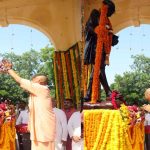 सीएम योगी ने बापू की 157वीं जयंती पर निवेदित की श्रद्धा, प्रदेशवासियों को दी ‘अंतरराष्ट्रीय अहिंसा दिवस’ की शुभकामना