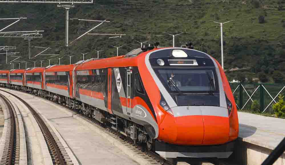Vande Bharat Train: नई वंदे भारत चेयर कार में कमियां उजागर, रेलवे बोर्ड ने RCF को तुरंत कार्रवाई के लिए कहा Vande Bharat Train: नई वंदे भारत चेयर कार में कमियां उजागर, रेलवे बोर्ड ने RCF को तुरंत कार्रवाई के लिए कहा