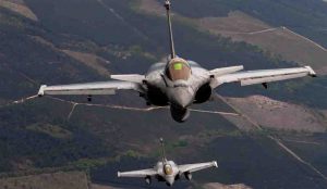 Rafale Nuclear Capability: परमाणु हथियार ले जाने वाले राफेल की तैनाती पर फ्रांस का फोकस, रूस को रोकने की रणनीति Rafale Nuclear Capability: परमाणु हथियार ले जाने वाले राफेल की तैनाती पर फ्रांस का फोकस, रूस को रोकने की रणनीति