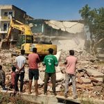 जगतपुरा के गंगा मार्ग पर चला JCB, दुकानें और मकान हटे; हाईकोर्ट के आदेश पर कार्रवाई