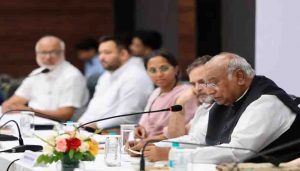 मुख्य चुनाव आयुक्त ज्ञानेश कुमार पर महाभियोग की तैयारी रुकी, विपक्ष ने लिया फैसला वापस