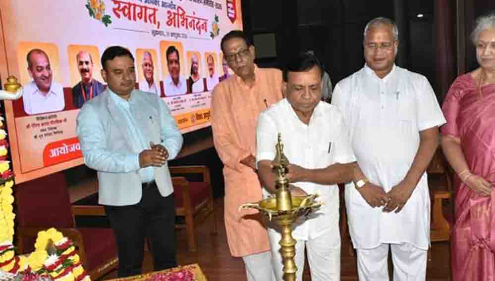 आयुर्वेद हमारी सांस्कृतिक विरासत और स्वस्थ जीवन का आधार: उप मुख्यमंत्री देवड़ा आयुर्वेद हमारी सांस्कृतिक विरासत और स्वस्थ जीवन का आधार: उप मुख्यमंत्री देवड़ा
