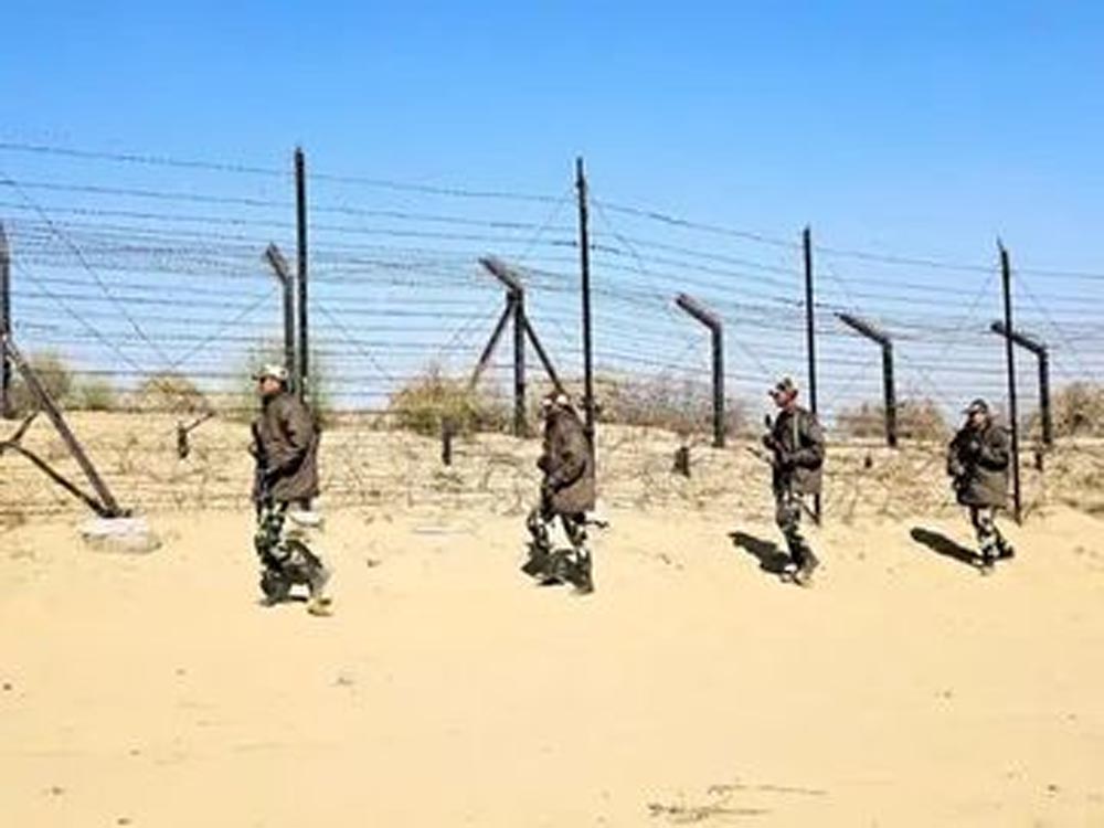 भारत-पाक सीमा पर सुरक्षा होगी मजबूत, बाखासर से तनोट तक तारबंदी के साथ बनेगी डामर सड़क