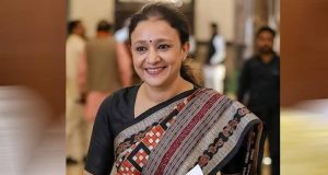 यूपी कांग्रेस की नई कमान मोना के हाथ, 2027 चुनाव से पहले पार्टी ने बदली रणनीति