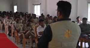 बस्तर में पहली बार टाइगर प्रोटेक्शन पर बड़ी पहल, वनकर्मियों को दिया गया खास प्रशिक्षण बस्तर में पहली बार टाइगर प्रोटेक्शन पर बड़ी पहल, वनकर्मियों को दिया गया खास प्रशिक्षण