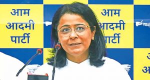AAP को बड़ा झटका, टीवी पर नजर आने वाले चर्चित चेहरे ने थामा कांग्रेस का हाथ AAP को बड़ा झटका, टीवी पर नजर आने वाले चर्चित चेहरे ने थामा कांग्रेस का हाथ