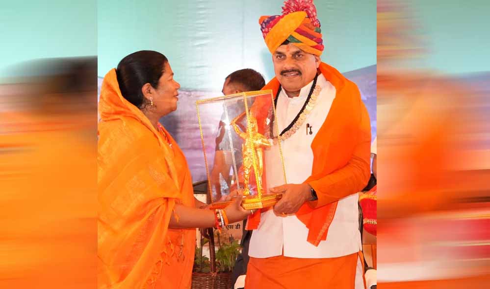 CM की बड़ी घोषणाओं से मंडला में विकास को रफ्तार, टाइगर सफारी-जू से कॉलेज तक कई सौगातों का ऐलान CM की बड़ी घोषणाओं से मंडला में विकास को रफ्तार, टाइगर सफारी-जू से कॉलेज तक कई सौगातों का ऐलान