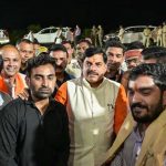 बरेला में सड़क किनारे चाय की दुकान पर रुके CM डॉ. यादव, सास-बहू के ढाबे पर भी पहुंचे