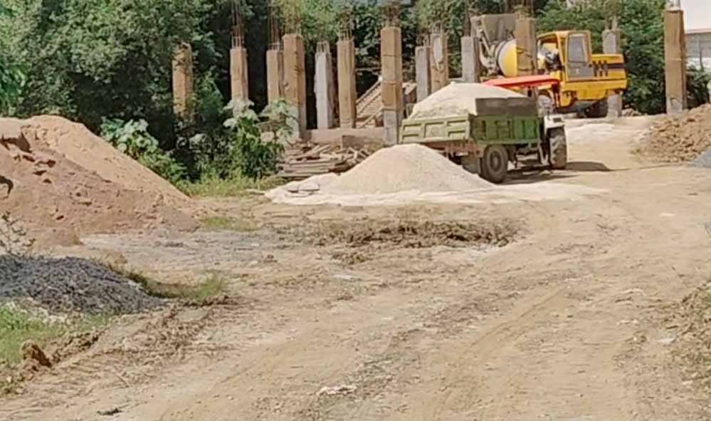 चंबल में रेत उत्खनन पर रोक के दावे खोखले? कलेक्टर कार्यालय के पीछे निर्माण में रेत इस्तेमाल का आरोप चंबल में रेत उत्खनन पर रोक के दावे खोखले? कलेक्टर कार्यालय के पीछे निर्माण में रेत इस्तेमाल का आरोप