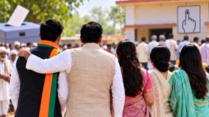 पंचायत चुनाव में नेताओं ने परिवार पर खेला दांव, बेटे-बेटियों और पत्नियों को जिताने की चुनौती पंचायत चुनाव में नेताओं ने परिवार पर खेला दांव, बेटे-बेटियों और पत्नियों को जिताने की चुनौती