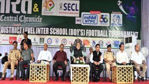 नवभारत फुटबॉल प्रतियोगिता के समापन में शामिल हुए राज्यपाल, विजेता और उपविजेता टीमों को किया सम्मानित